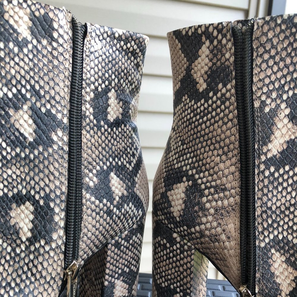 VINCE CAMUTO DANNIA BOOTS - Picture 4 of 10